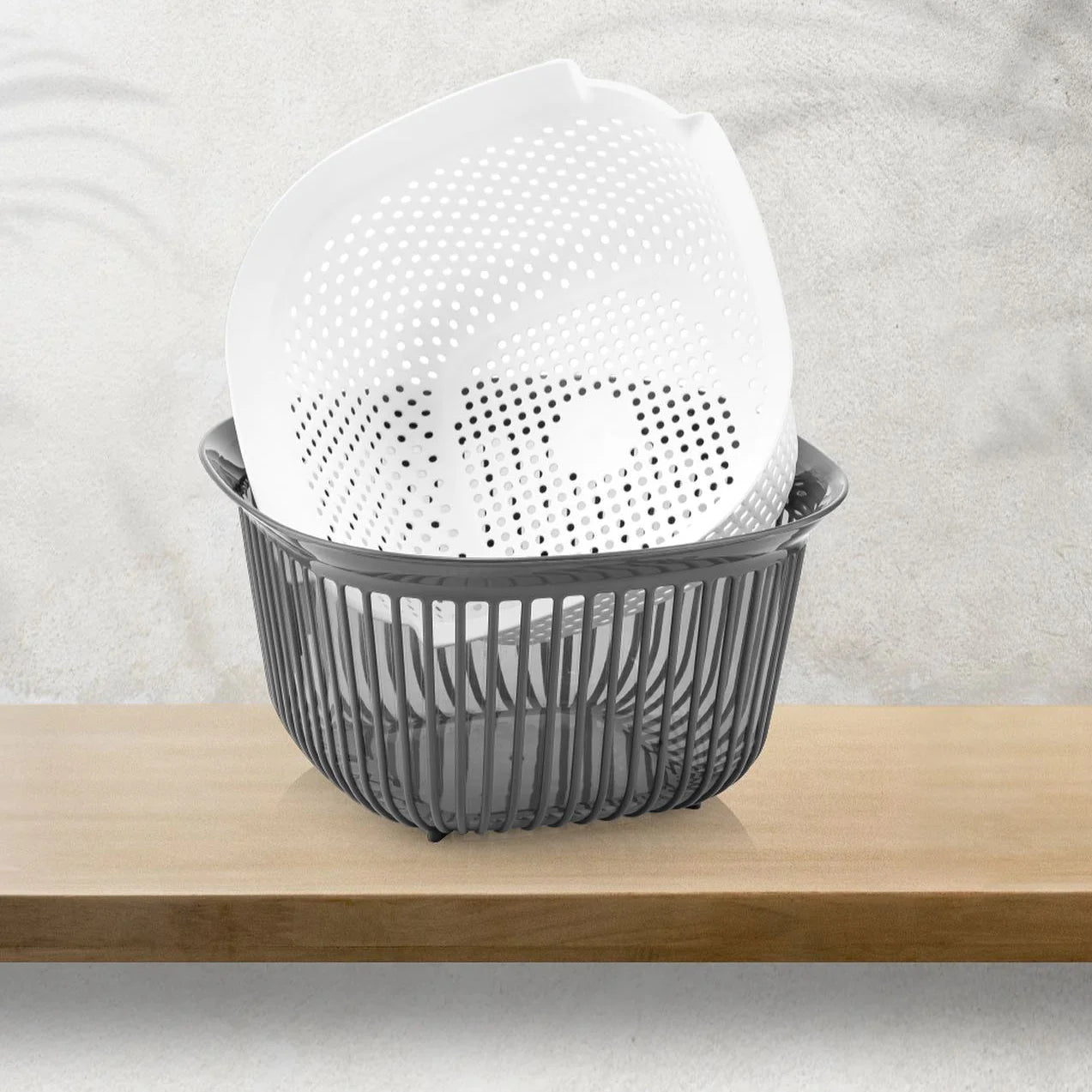 Plastic Washing Bowl and Strainer (4.0 Lt.)